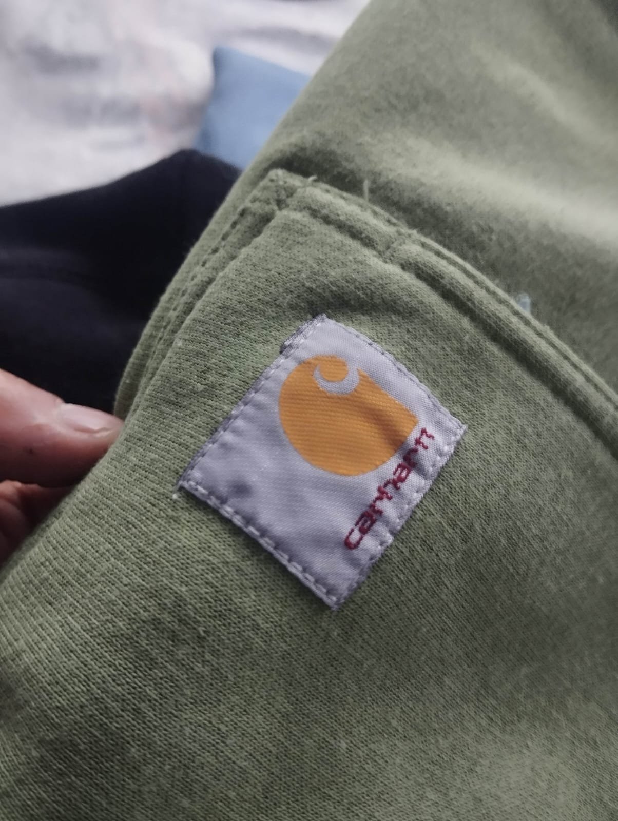 CARHARTT MEN SOFT HEAVY FLEECE RIBBED HEM & CUFF PULLOVER STYLE HOODIES — Logo detail