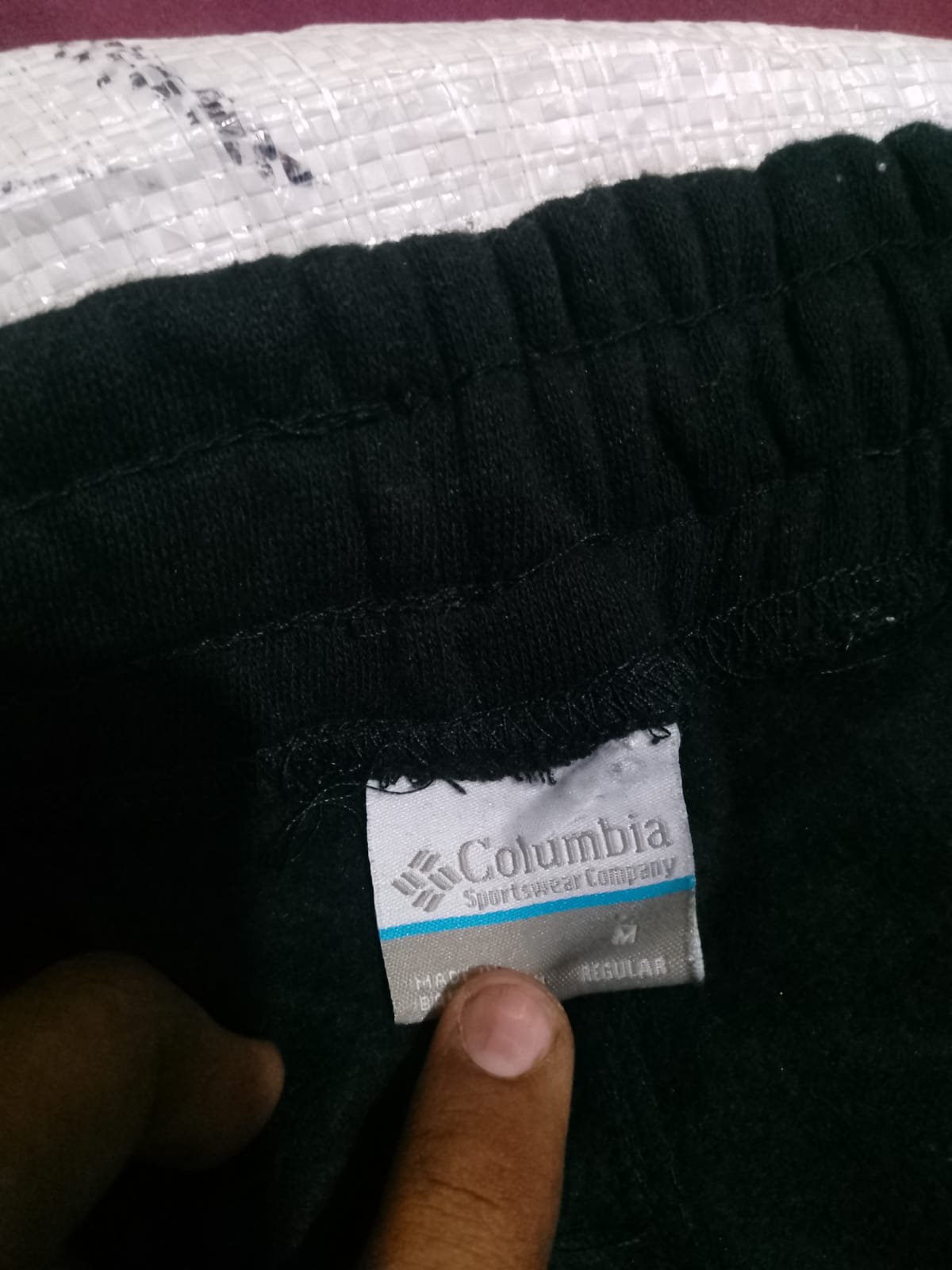 COLUMBIA MEN SOFT FLEECE ELASTIC WAISTBAND JOGGING PANTS — Brand label