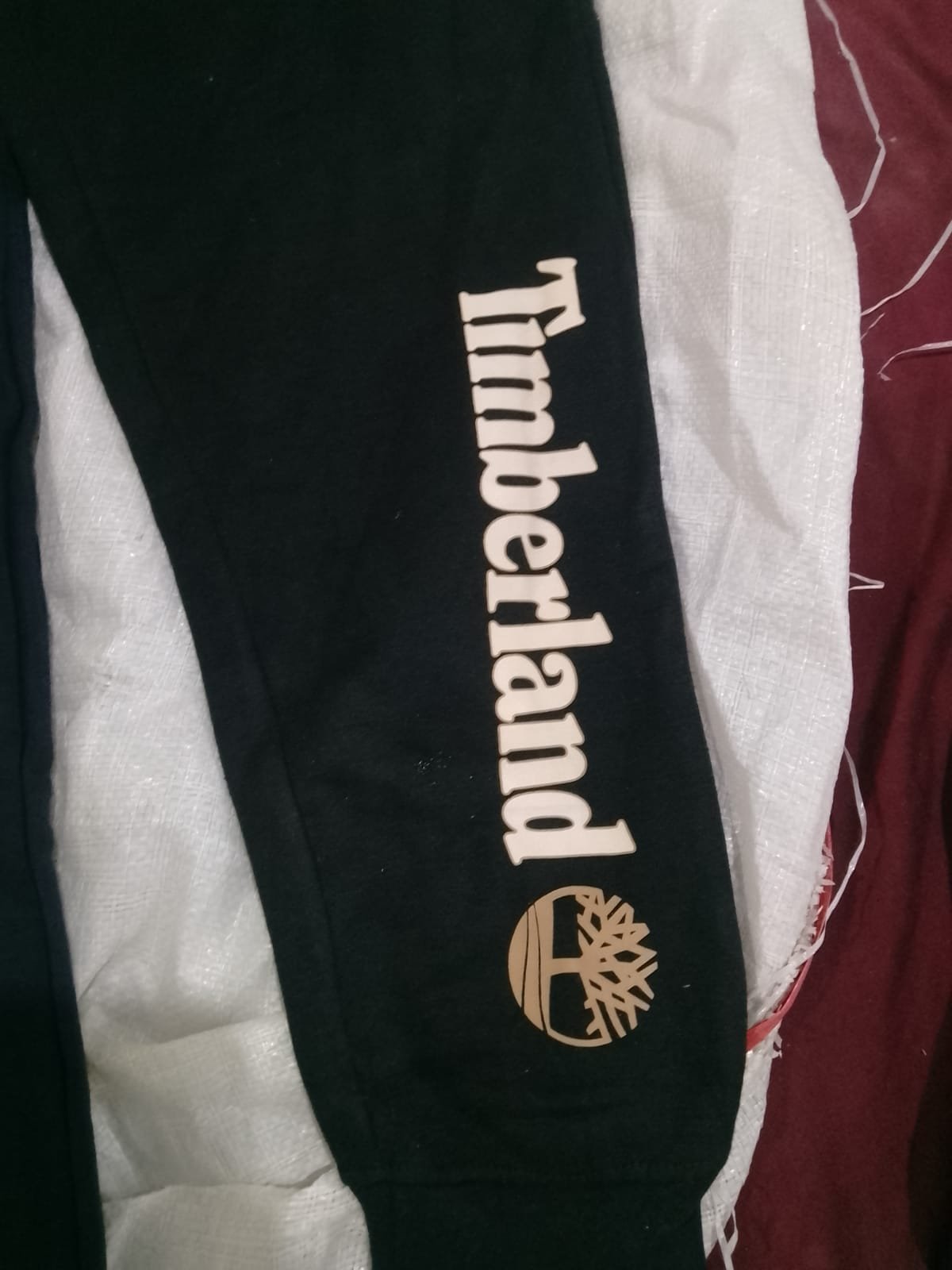 TIMBERLAND MEN SOFT FLEECE ELASTIC WAISTBAND WARMTH AND COMFORT PRINTED JOGGING PANTS — Print detail