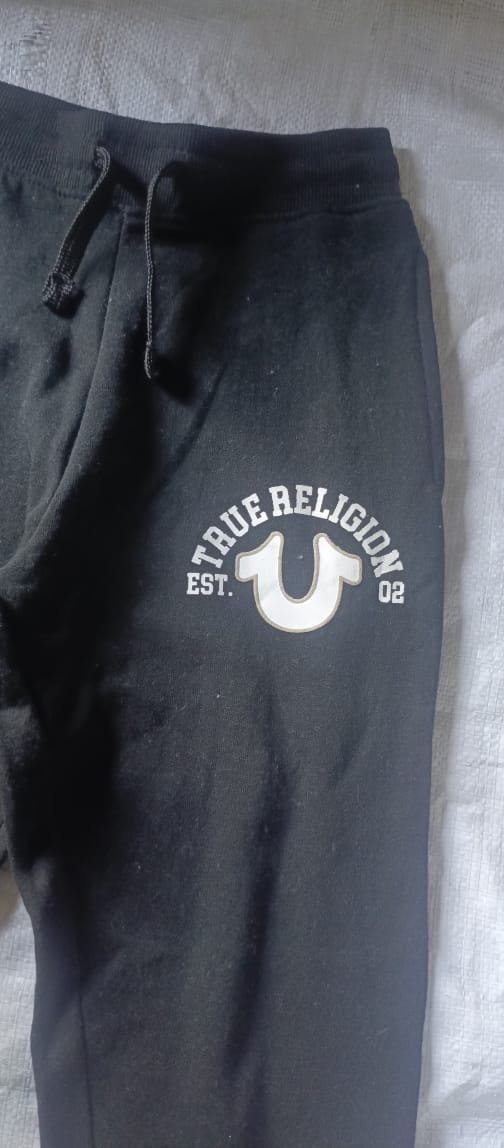 TRUE RELIGION KIDS BOYS SOFT FLEECE ELASTIC WAISTBAND PRINTED JOGGING PANTS — Print detail