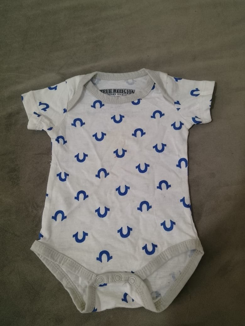 TRUE RELIGIONS KIDS BOYS SOFT JERSEY PRINTED ROMPERS